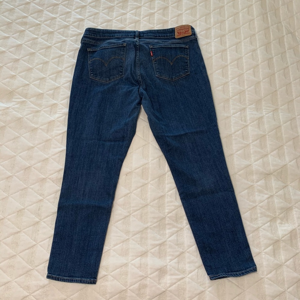 Levi’s 711 Skinny Jeans